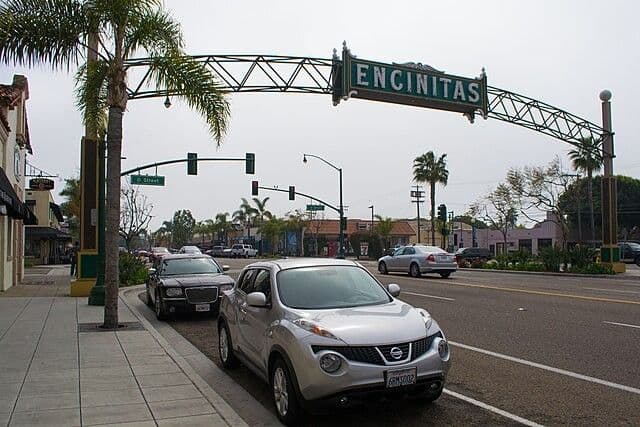 carlsbad vs encinitas california